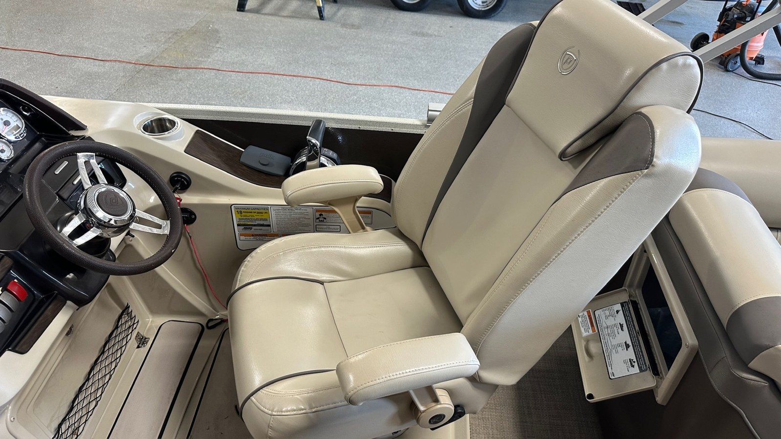 2017 Premier 250 SOLARIS 34