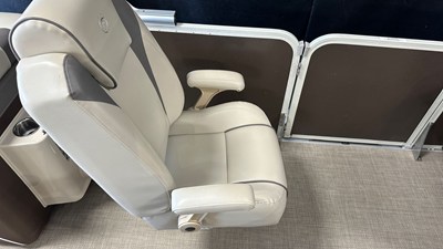 2017 Premier 250 SOLARIS 33