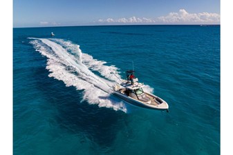 Boston Whaler 360 Outrage 2 2026 Boston Whaler 360 Outrage 3