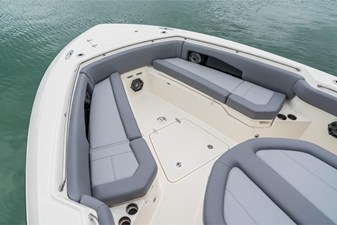 Boston Whaler 360 Outrage 25 2026 Boston Whaler 360 Outrage 26