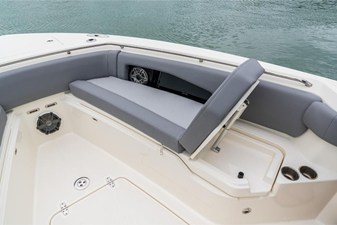 Boston Whaler 360 Outrage 28 2026 Boston Whaler 360 Outrage 29