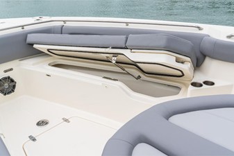 Boston Whaler 360 Outrage 29 2026 Boston Whaler 360 Outrage 30