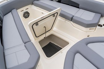 Boston Whaler 360 Outrage 30 2026 Boston Whaler 360 Outrage 31