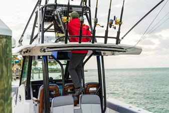 Boston Whaler 360 Outrage 56 2026 Boston Whaler 360 Outrage 57