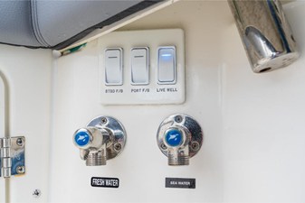 Boston Whaler 360 Outrage 77 2026 Boston Whaler 360 Outrage 78