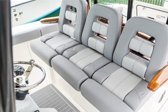 Boston Whaler 360 Outrage 112 2026 Boston Whaler 360 Outrage 113