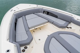 Boston Whaler 360 Outrage 115 2026 Boston Whaler 360 Outrage 116