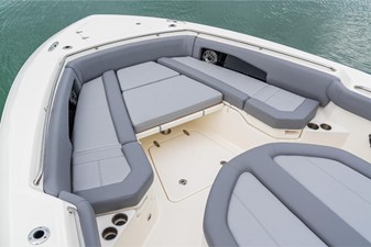 Boston Whaler 360 Outrage 116 2026 Boston Whaler 360 Outrage 117