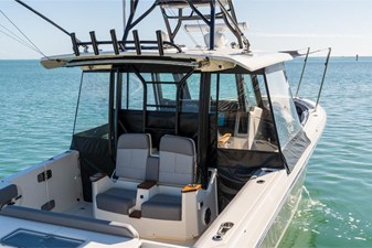 Boston Whaler 360 Outrage 157 2026 Boston Whaler 360 Outrage 158