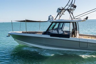 Boston Whaler 360 Outrage 165 2026 Boston Whaler 360 Outrage 166