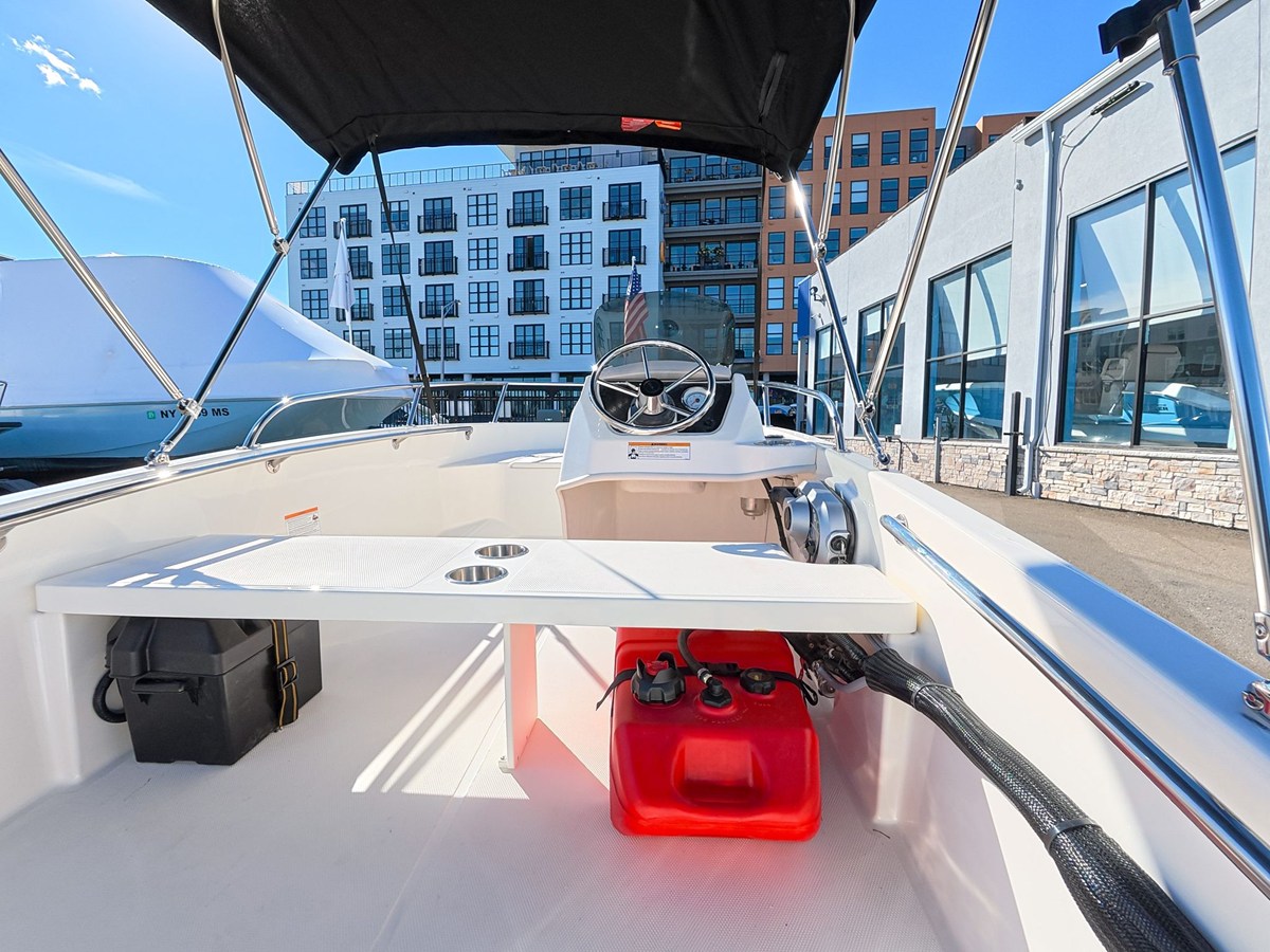 2027 Boston Whaler 130 Super Sport 4