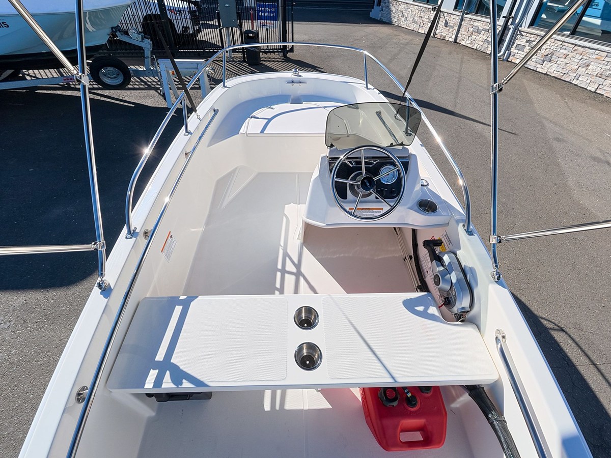 2027 Boston Whaler 130 Super Sport 5