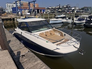 Sea Ray 320 SUNDANCER 1 2019 Sea Ray 320 SUNDANCER 2