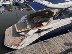 Sea Ray 320 SUNDANCER 2 2019 Sea Ray 320 SUNDANCER 3