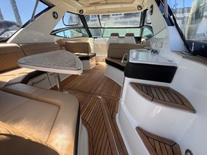Sea Ray 320 SUNDANCER 7 2019 Sea Ray 320 SUNDANCER 8
