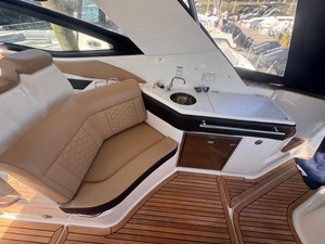 Sea Ray 320 SUNDANCER 8 2019 Sea Ray 320 SUNDANCER 9