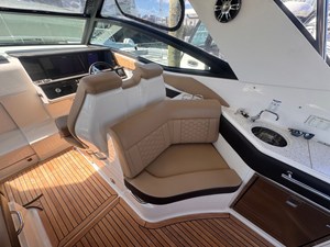 Sea Ray 320 SUNDANCER 9 2019 Sea Ray 320 SUNDANCER 10