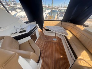 Sea Ray 320 SUNDANCER 12 2019 Sea Ray 320 SUNDANCER 13