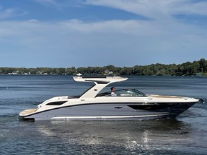 Sea Ray 350 SLX 0 2022 Sea Ray 350 SLX 1