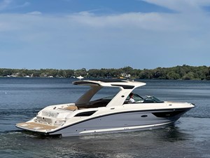 Sea Ray 350 SLX 1 2022 Sea Ray 350 SLX 2