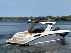 Sea Ray 350 SLX 2 2022 Sea Ray 350 SLX 3