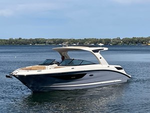 Sea Ray 350 SLX 9 2022 Sea Ray 350 SLX 10