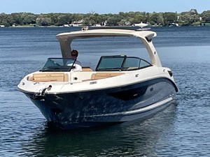 Sea Ray 350 SLX 10 2022 Sea Ray 350 SLX 11