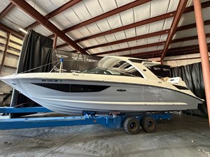Sea Ray 350 SLX 14 2022 Sea Ray 350 SLX 15