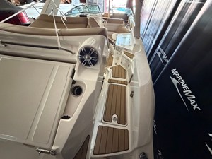 Sea Ray 350 SLX 19 2022 Sea Ray 350 SLX 20