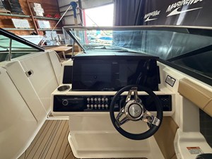 Sea Ray 350 SLX 30 2022 Sea Ray 350 SLX 31