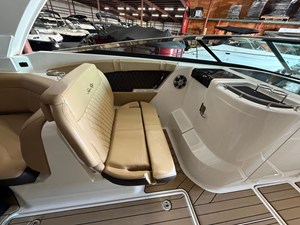 Sea Ray 350 SLX 32 2022 Sea Ray 350 SLX 33