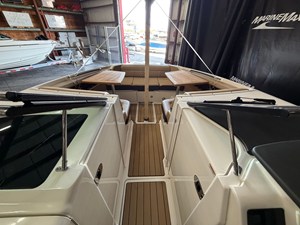 Sea Ray 350 SLX 37 2022 Sea Ray 350 SLX 38