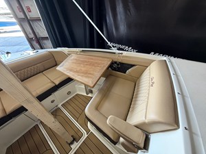 Sea Ray 350 SLX 40 2022 Sea Ray 350 SLX 41