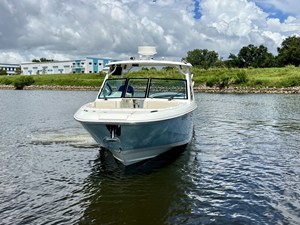 Boston Whaler 320 VANTAGE 1 2022 Boston Whaler 320 VANTAGE 2