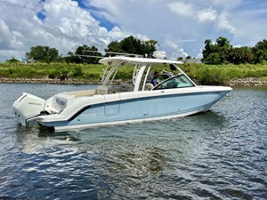 Boston Whaler 320 VANTAGE 5 2022 Boston Whaler 320 VANTAGE 6