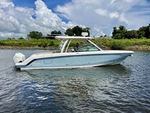 Boston Whaler 320 VANTAGE 6 2022 Boston Whaler 320 VANTAGE 7