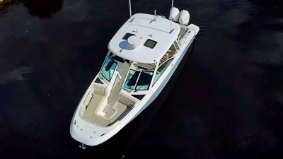 Boston Whaler 320 VANTAGE 12 2022 Boston Whaler 320 VANTAGE 13