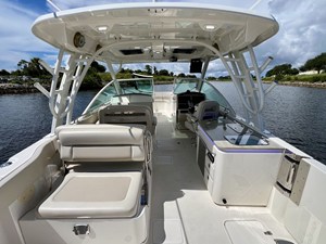 Boston Whaler 320 VANTAGE 15 2022 Boston Whaler 320 VANTAGE 16