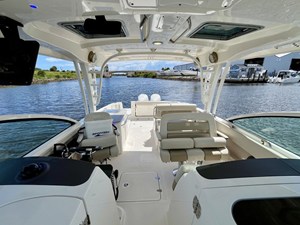 Boston Whaler 320 VANTAGE 16 2022 Boston Whaler 320 VANTAGE 17