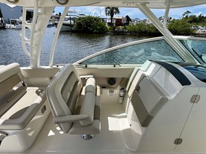 Boston Whaler 320 VANTAGE 17 2022 Boston Whaler 320 VANTAGE 18