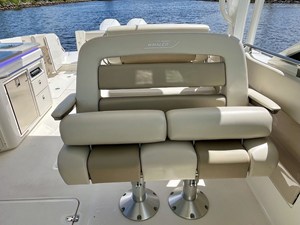 Boston Whaler 320 VANTAGE 18 2022 Boston Whaler 320 VANTAGE 19