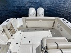 Boston Whaler 320 VANTAGE 26 2022 Boston Whaler 320 VANTAGE 27