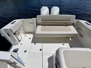 Boston Whaler 320 VANTAGE 27 2022 Boston Whaler 320 VANTAGE 28