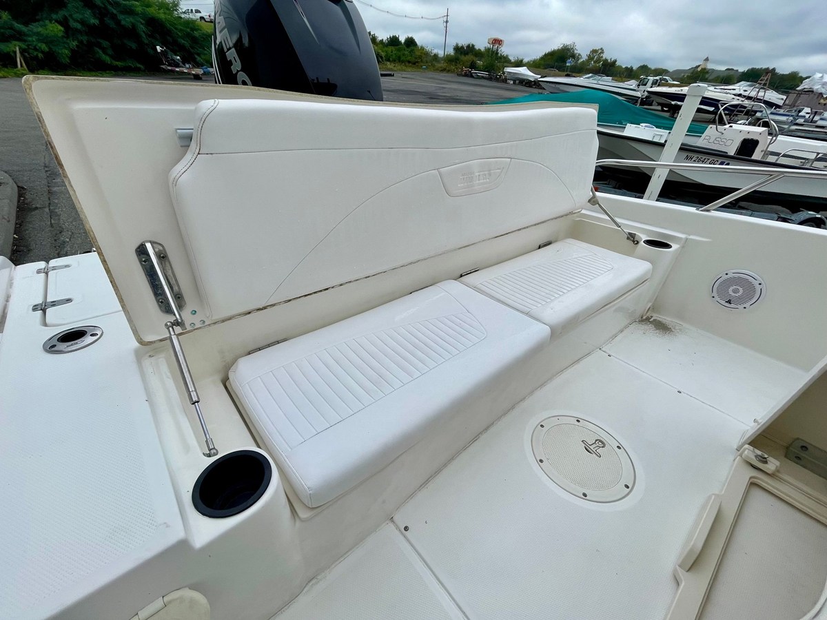 2013 Boston Whaler 230 DAUNTLESS 4
