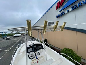 2013 Boston Whaler 230 DAUNTLESS 7
