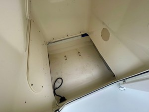 2013 Boston Whaler 230 DAUNTLESS 13