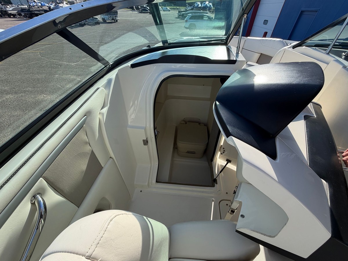 2007 Sea Ray 250 SLX 9