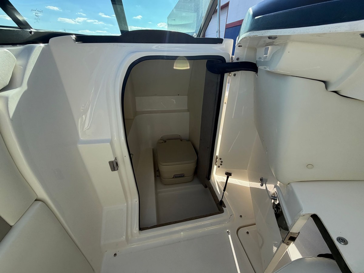 2007 Sea Ray 250 SLX 10