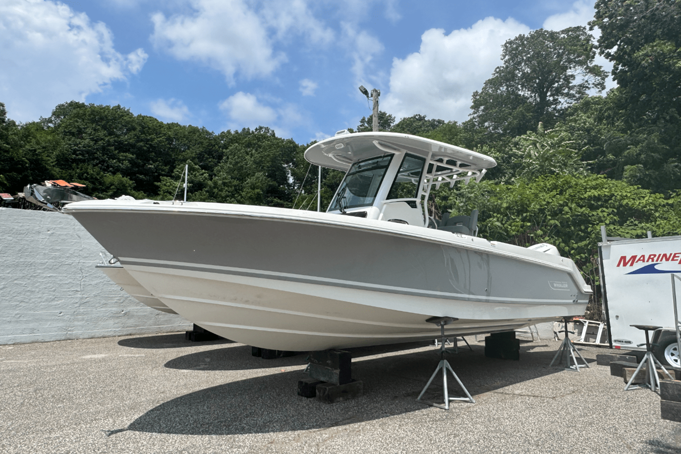 2026 Boston Whaler 250 Outrage 6
