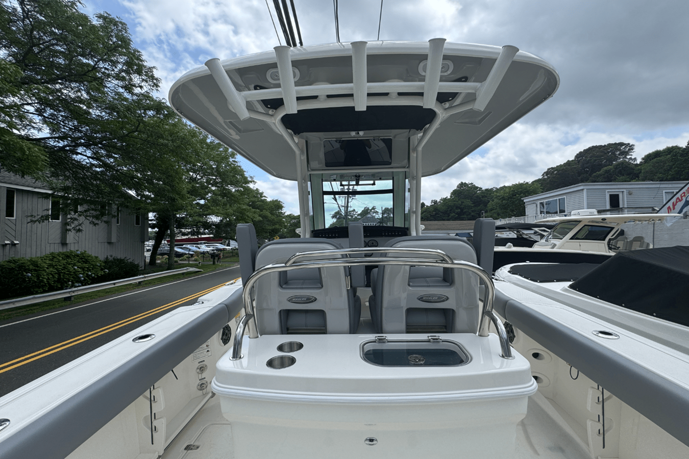 2026 Boston Whaler 250 Outrage 14